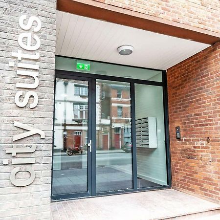 Luxury 1 Bed Apartment In City Centre With Parking Chester Dış mekan fotoğraf