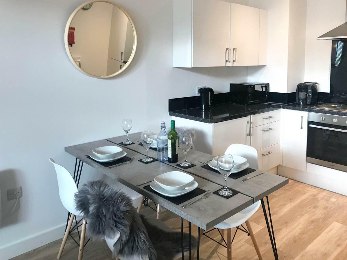Luxury 1 Bed Apartment In City Centre With Parking Chester Dış mekan fotoğraf