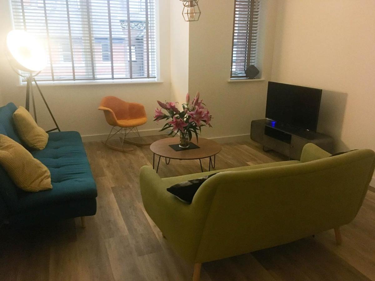 Luxury 1 Bed Apartment In City Centre With Parking Chester Dış mekan fotoğraf